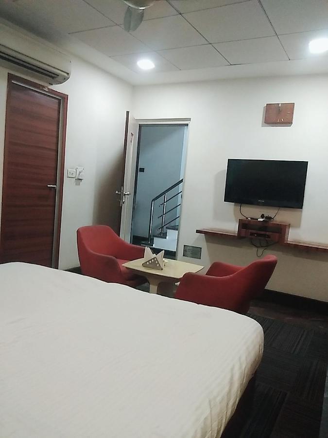 Hotel Manoranjan Inn Lucknow Dış mekan fotoğraf